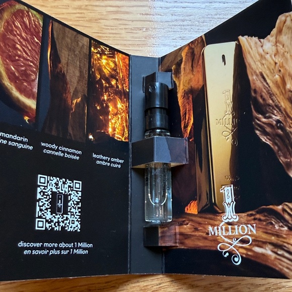 Paco Rabanne Toiletry Bag with Samples - Picture 9 of 10